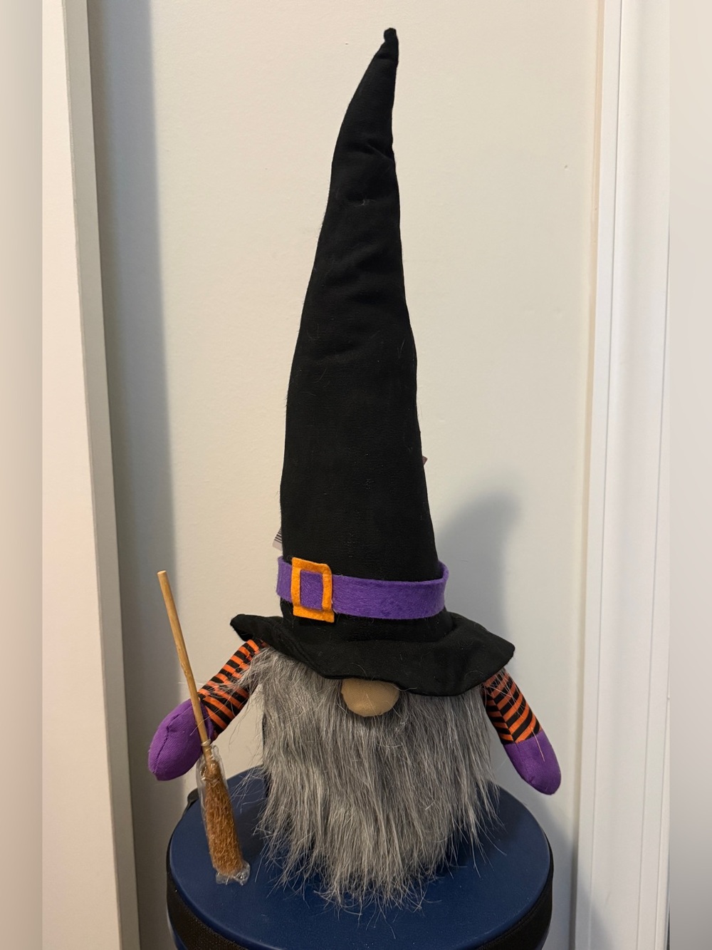 🧙🏼 🎃 Whimsical Huntington Home Black, Purple & Orange Witch Gnome Figure